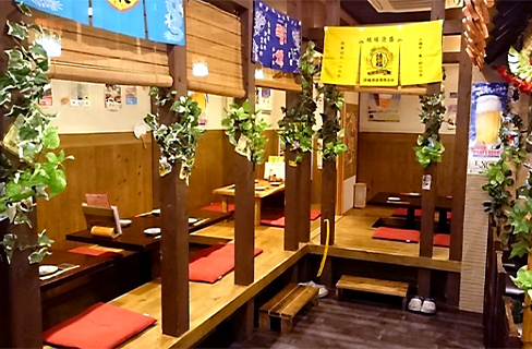 沖縄の古民家をイメージした個室席!